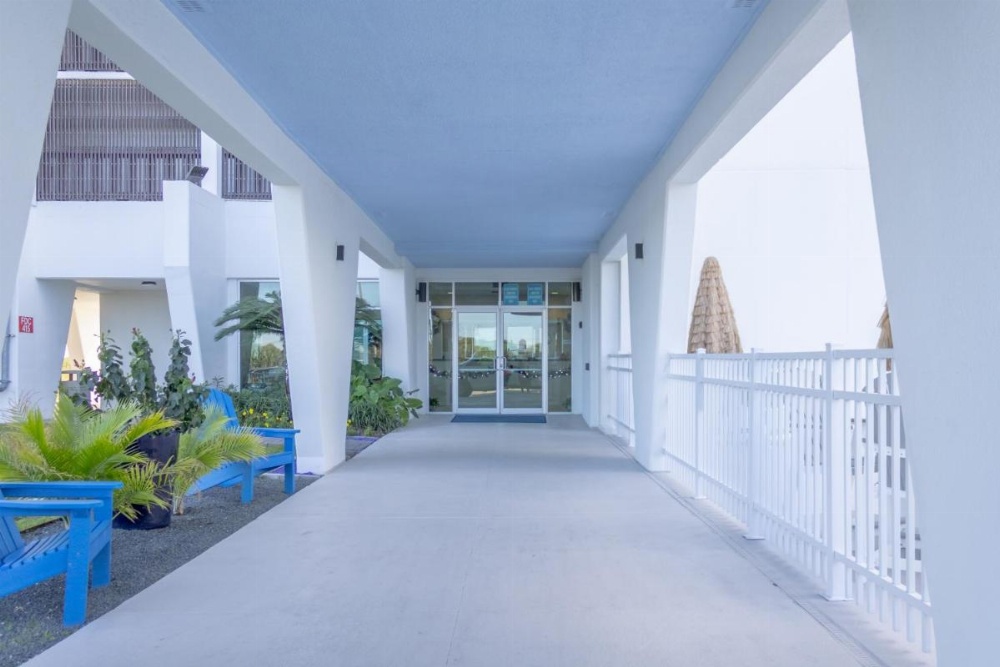 Islander East Condominiums Image 11