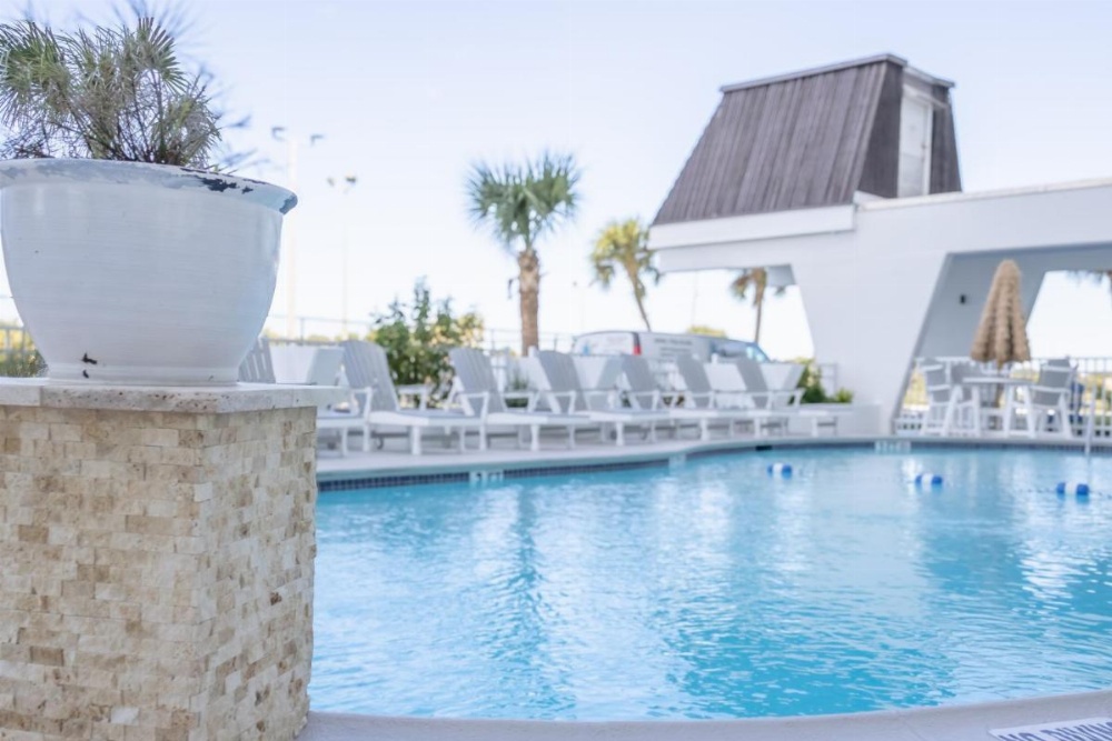 Islander East Condominiums Image 15