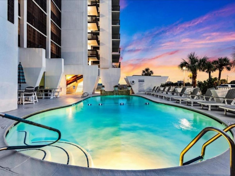 Islander East Condominiums Image 16